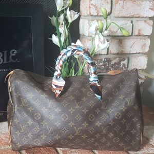 Authentic Louis Vuitton Monogram Speedy 40